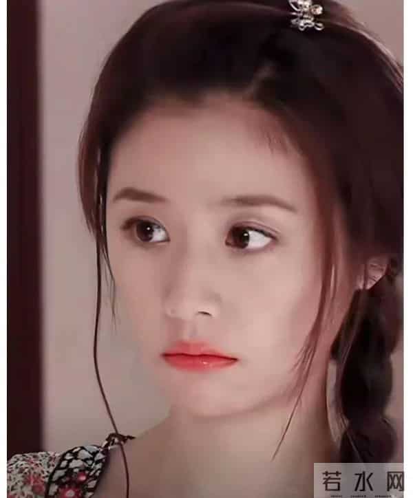 49岁林心如断崖式衰老,当年的紫薇格格也老了,脸变长 抬头纹好多