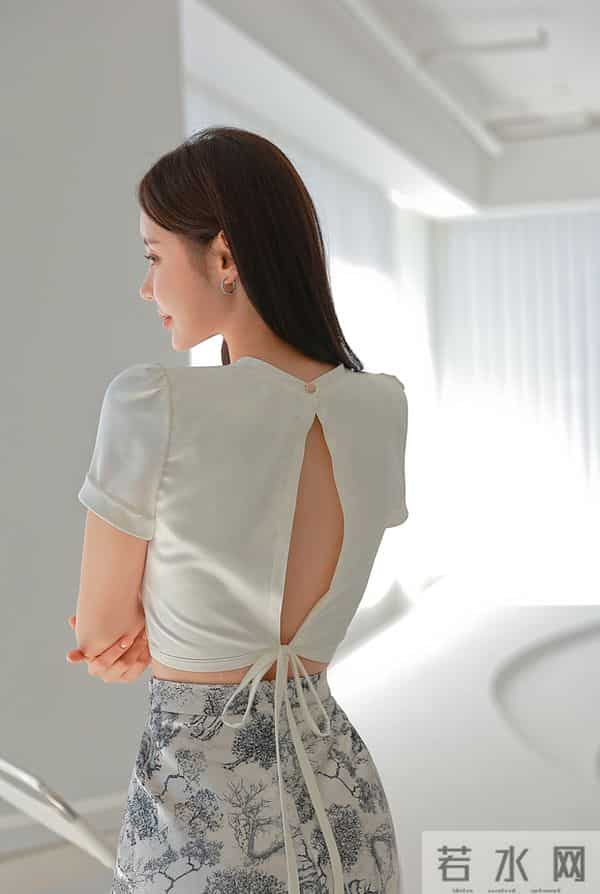 孙允珠——镀银月光亮白半袖铁青纹理裙