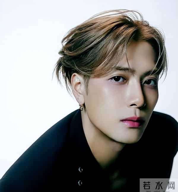 钱再多有什么用?31岁王嘉尔的现状,给所有男明星提了个醒