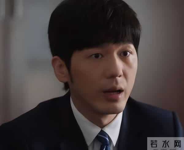 母亲是著名演员,父亲上亿家产,他却跑龙套10年,他到底怎么想的