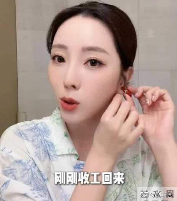 看破不说破，离开央视拼命赚钱的李思思，如今已走上了另一条道路