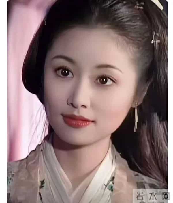 49岁林心如断崖式衰老,当年的紫薇格格也老了,脸变长 抬头纹好多