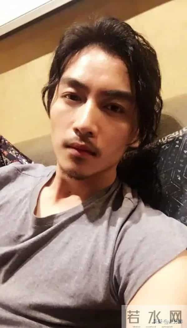 陈晓瘦脱相惊呆网友!离婚后眼里仍无光,状态惨输前妻陈妍希