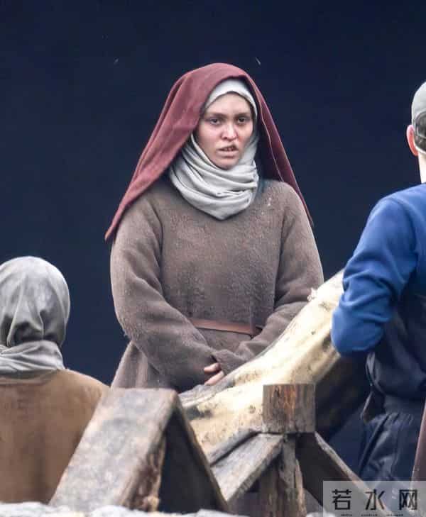 天啊,这居然是德普的女儿, 为了甩掉星二代标签新片造型突破很大