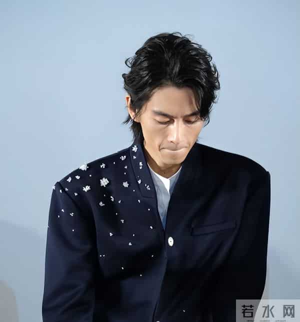 离婚9个月再看陈妍希陈晓:一个暴瘦脱相,一个成“人间水蜜桃”