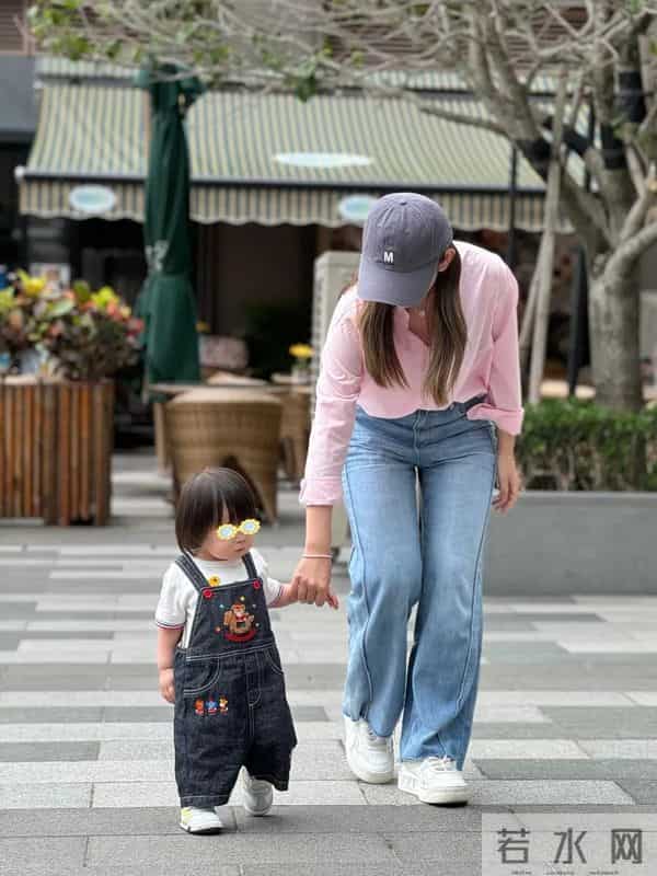 TVB宅男女神爱女正面照曝光,完成人生小目标分享怀第二胎心情