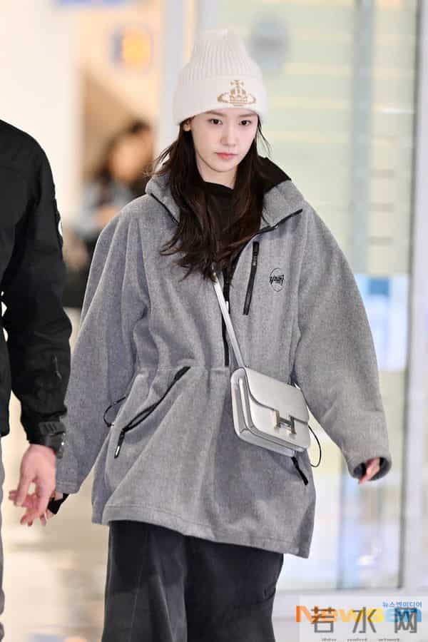 林允儿最新休闲穿搭