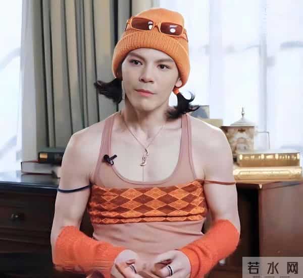 出轨风波2个月后,独自带娃逛街的郭碧婷,揭开了向佐仅剩的体面