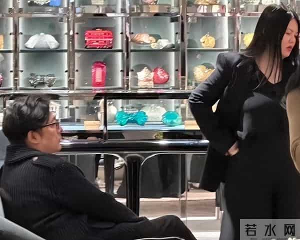 李湘坦言:你与女友约会我管不着,但我女儿的高贵场合你必须在