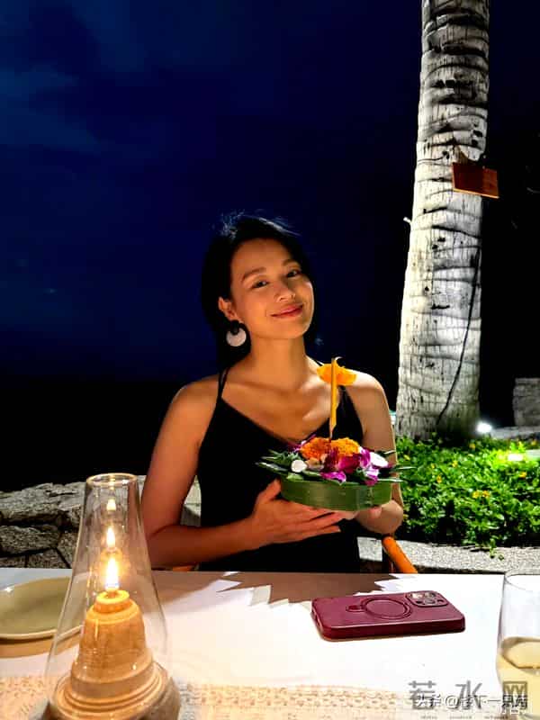 胡杏儿穿透视装 贴两片胸贴庆祝结婚十周年 李乘德为爱举办豪华派对