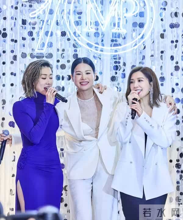 胡杏儿庆祝结婚十周年,一家五口幸福同框,众星道贺排面拉满