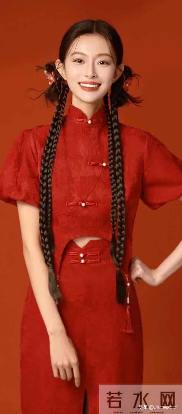 四川大学校花 盖玥希 172高挑身材和鲶鱼系高级脸搭配微凸厚唇 很美