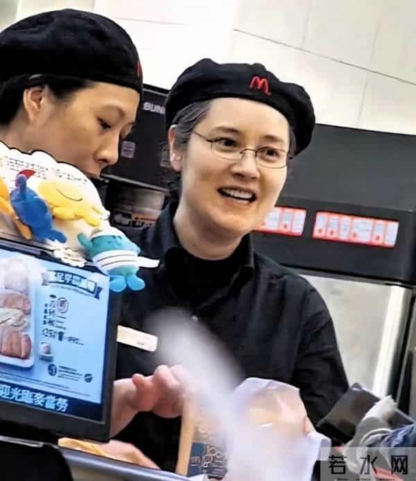 港片三级片昔日女主:从艳星到便利店清洁工,富贵十年漂泊太唏嘘