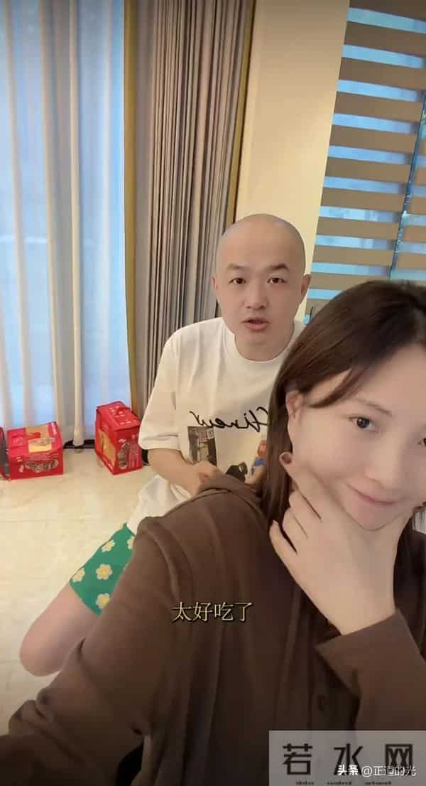 包文婧生子未满百天 和包贝尔带饺子游三亚 二胎家庭美满应偏爱头胎