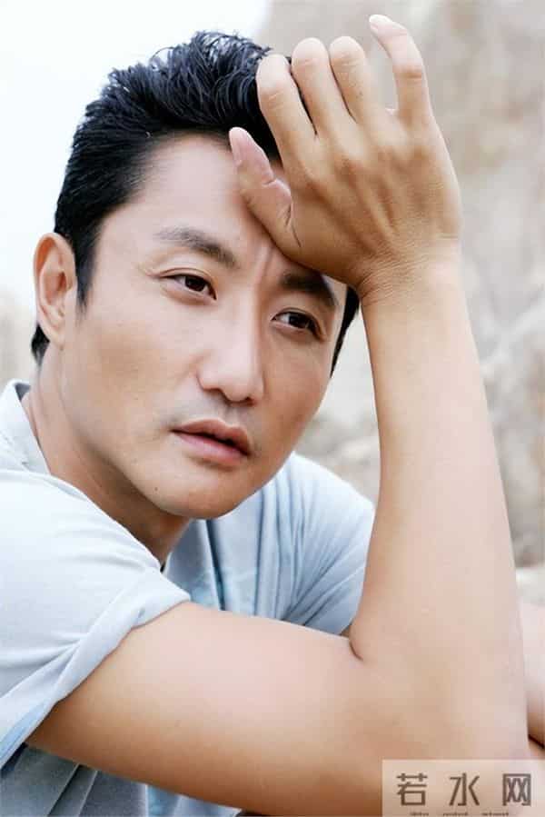 涂松岩做梦也没想到,娶圈外妻子恩爱11年的他,竟在51岁再次翻红