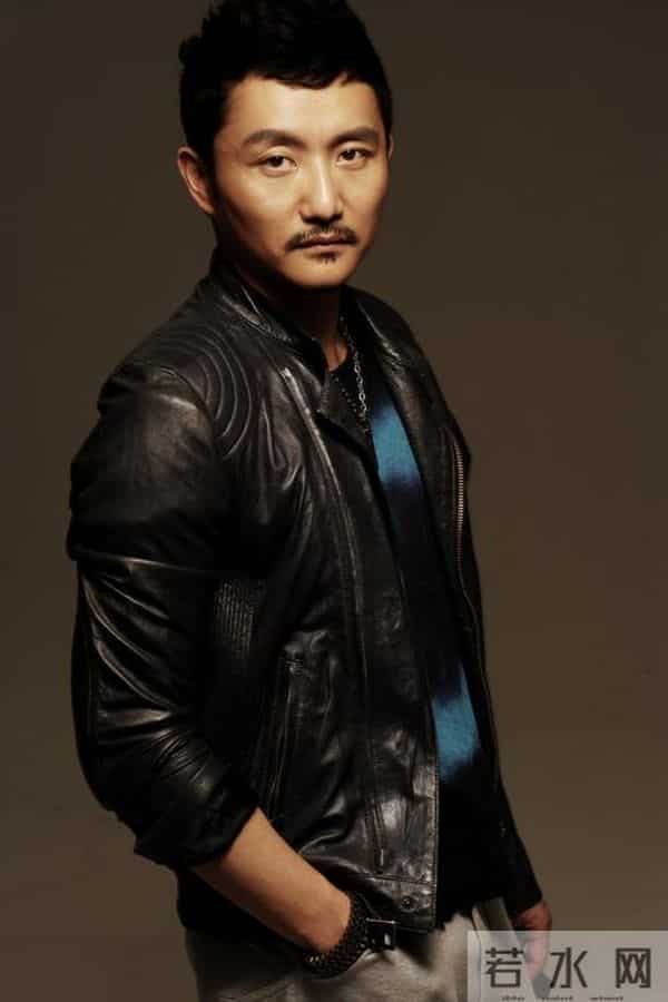 涂松岩做梦也没想到，娶圈外妻子恩爱11年的他，竟在51岁再次翻红