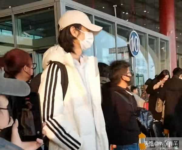 离婚1年,一别两宽,陈晓从不提陈妍希,如今才看懂他到底赢在哪