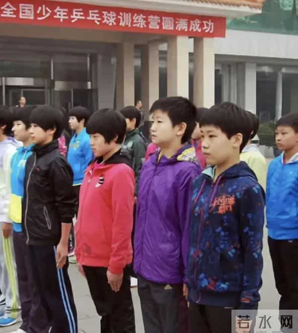 真的超戳！小时候帅萌酷盖，现在甜飒妹宝，从小到大都超有辨识度