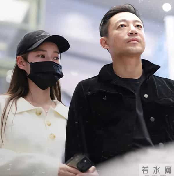 恭喜！汪小菲升级当爸，携妻子现身机场马筱梅肚子藏不住了！