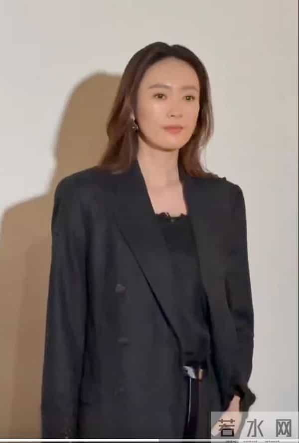 深圳BC红毯太真实,童谣头秃靠边站、胡静嘴歪显老态、王凯瘦脱相