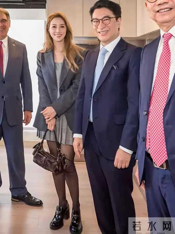 徐子淇李家诚追星嘻哈天团,夫妇二人化身小粉丝,笑容满面好欢乐