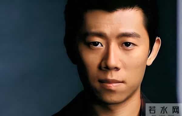 夏雨:结婚不邀请父亲,婚后与母亲明算账,妻子袁泉为他感到心疼