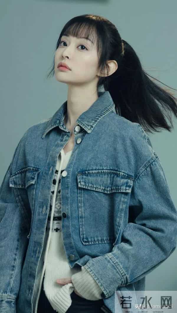 四川大学校花 盖玥希 172高挑身材和鲶鱼系高级脸搭配微凸厚唇 很美