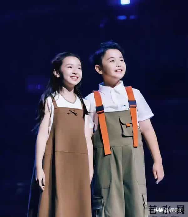 网友:陈思诚祖宗18代都要感谢佟丽娅,他生了一个缩小版的自己