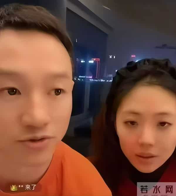 杨威一家武汉露营被偶遇,杨云面黄唇白气色差,低调看房欲买豪宅