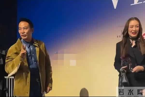 70岁任达华摔倒现场曝光！妻子冷眼旁现，28年恩爱夫妻人设崩塌？