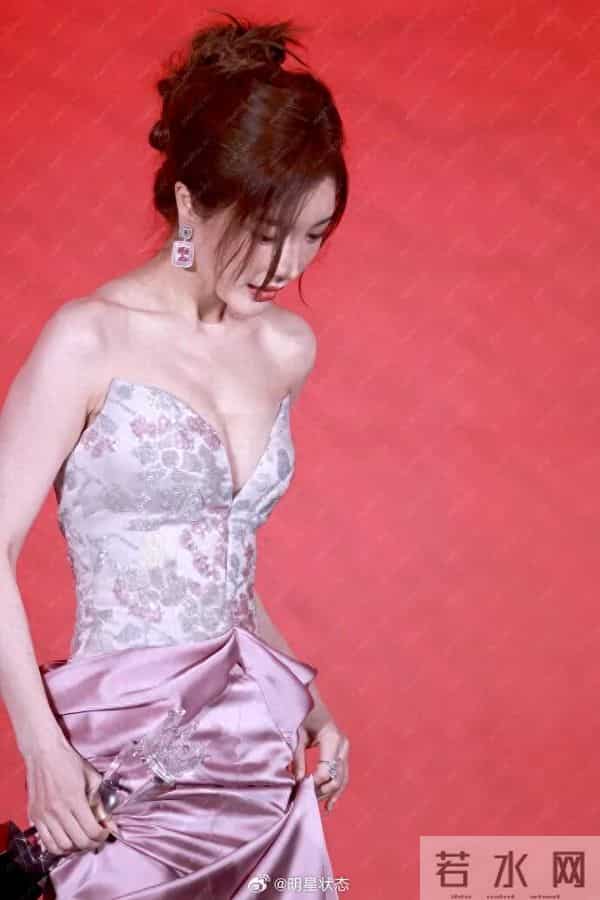 新晋“芭比灯神”戴燕妮:美貌实力双A+