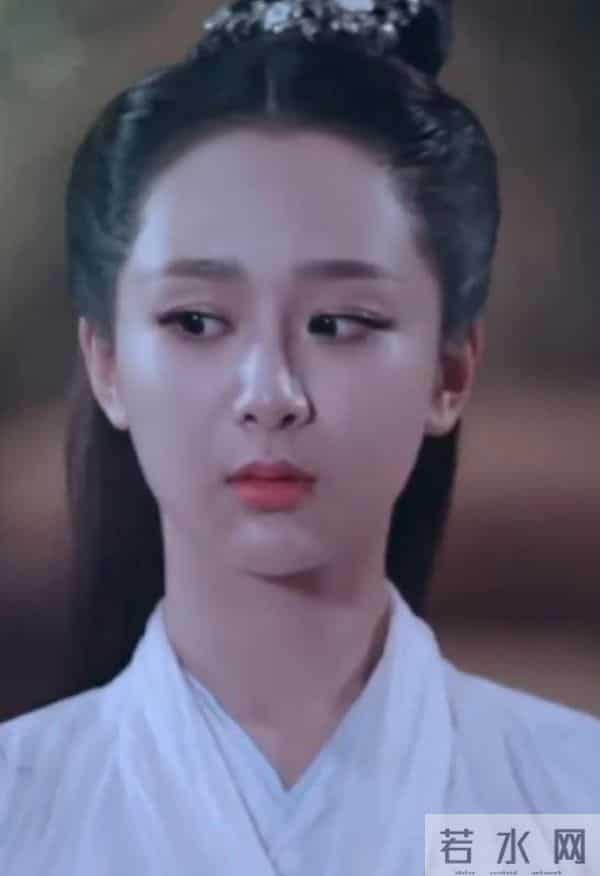 《家业》主演同框：杨紫天鹅颈，韩东君脖短脸圆，卷毛被嘲像大妈