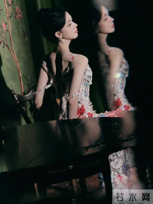 陈瑶太美了吧 之前演的岳绮罗 太美了