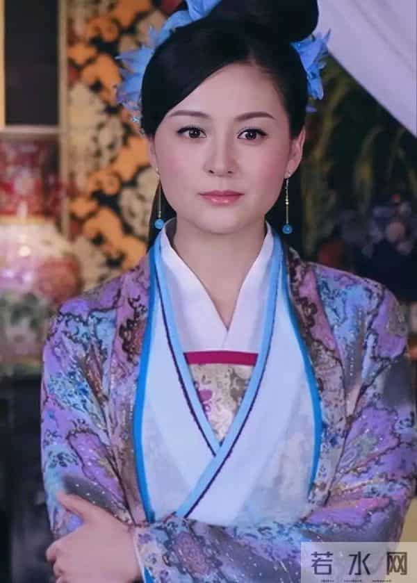 戴娇倩现状:回老家上海定居,靠直播带货讨生活,母女共用一张脸