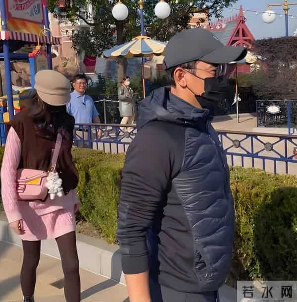 吃相难看！罗晋父亲去世仅5天，令人恶心的事发生了，还不止一件