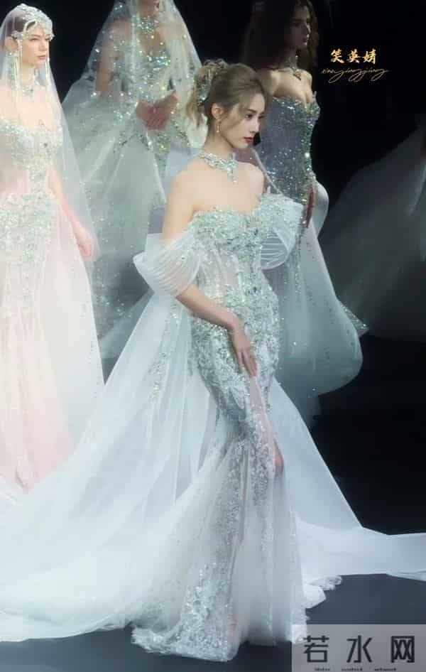 徐艺洋身材绝了!婚纱国风造型切换,玲珑曲线美到犯规!