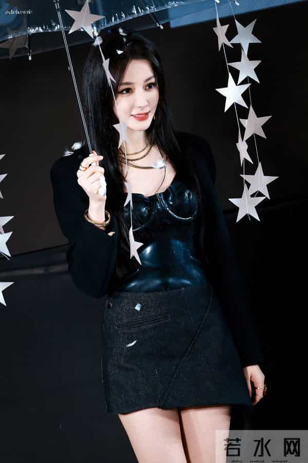 迪丽热巴 脸蛋怎么变得饱满了!