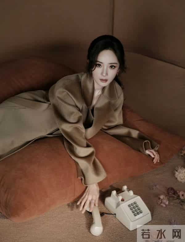 我家的床很大---杨幂