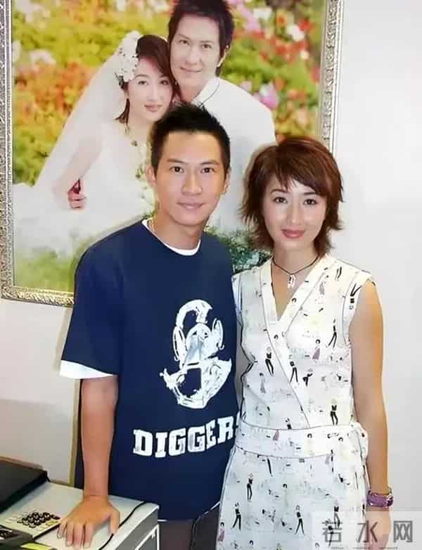 张家辉夫妇真老了!一起吃路边摊,61岁关咏荷脸上老年斑太抢镜