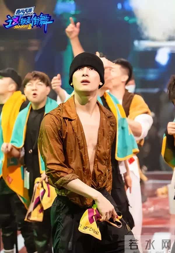 再多钱有什么用?31岁王嘉尔的现状,给所有年轻人提了个醒