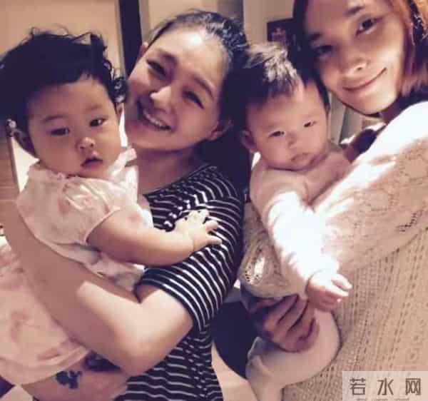 一语成谶!大S生前签名曝出,汪小菲新欢孕肚凸显生活翻篇