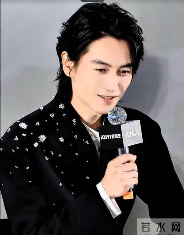 陈晓暴瘦惊现大黄牙!前妻陈妍希却嫩回沈佳宜,状态差太大了