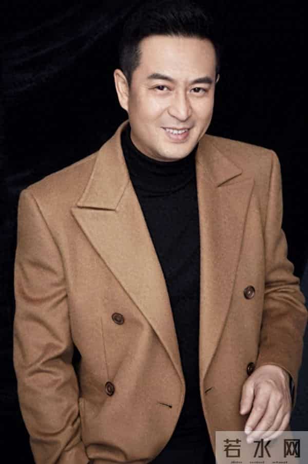 与王海燕离婚传闻真相大白1年,55岁张嘉益近况曝出,一点不意外