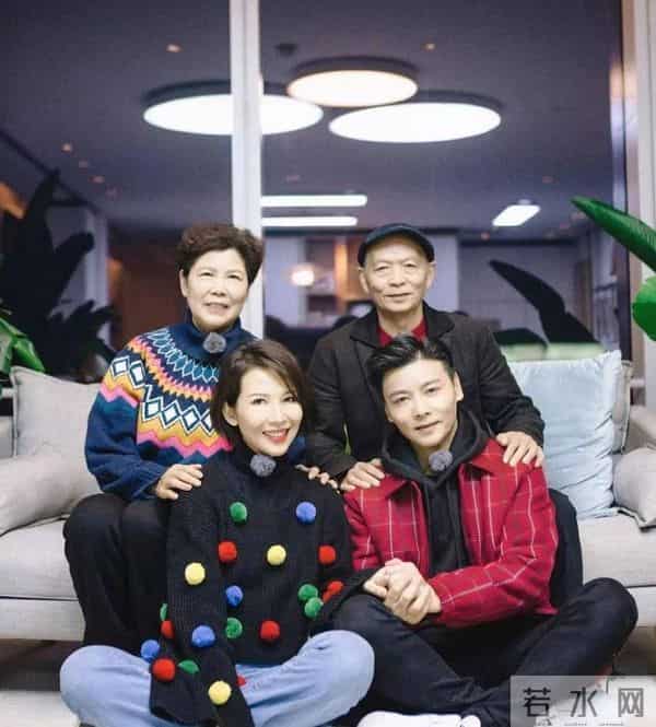 落地凤凰不如鸡？52岁蔡少芬为钱奔波瘦脱相，被王晶嘲讽不上进