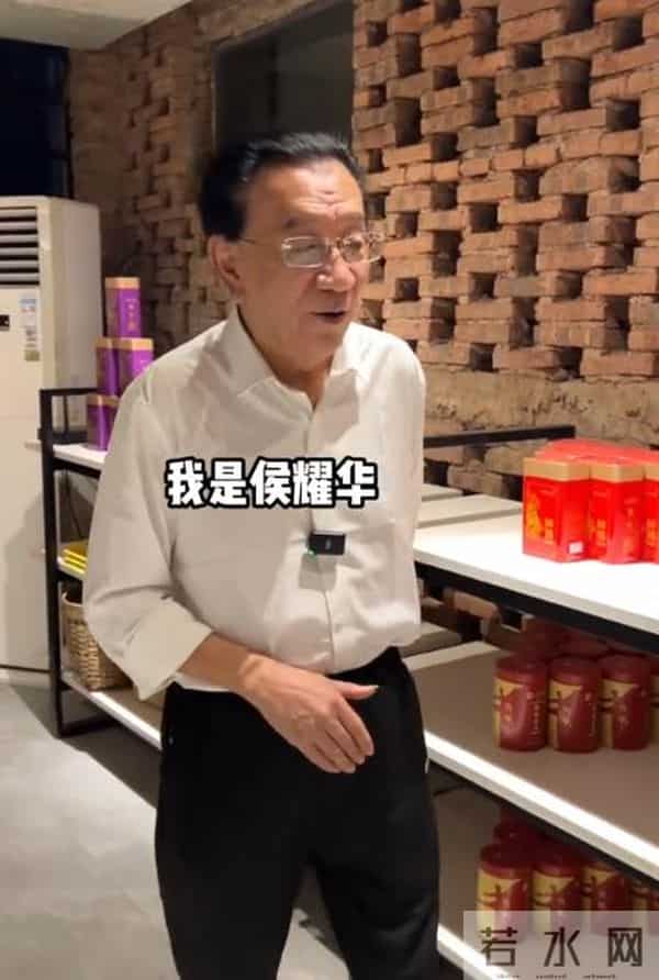 79岁侯耀华现状：独居北京别墅，家里环境脏乱差，晚年光景太唏嘘