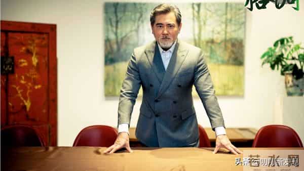 法拉利老了也是法拉利,花白头发、络腮胡,老而不衰的8位男星!