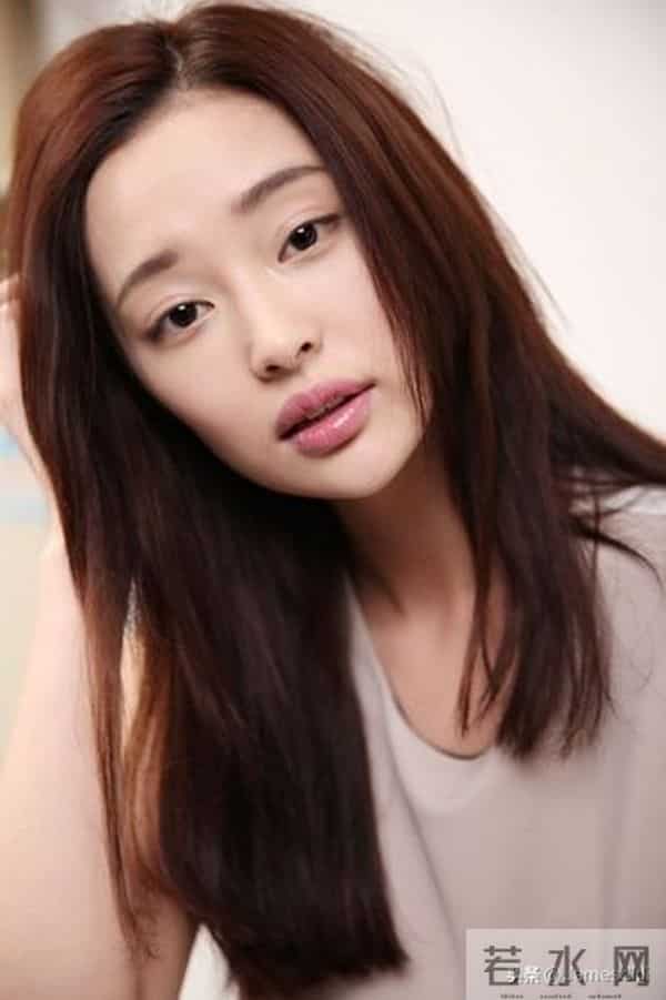 四川大学校花 盖玥希 172高挑身材和鲶鱼系高级脸搭配微凸厚唇 很美