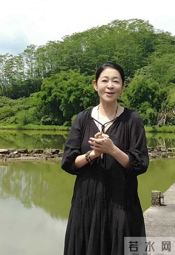 倪萍:父亲到死我都没喊他一声“爸”,母亲的仇恨教育刻骨铭心