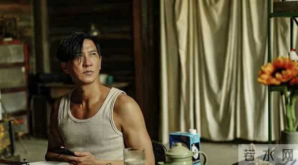 张家辉夫妇真老了!一起吃路边摊,61岁关咏荷脸上老年斑太抢镜