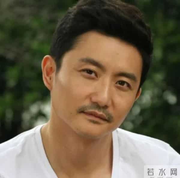 涂松岩做梦也没想到,娶圈外妻子恩爱11年的他,竟在51岁再次翻红